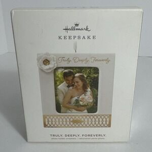 Hallmark  2019 Truly, Deeply, Foreverly ‎ Wedding Photo Ornament